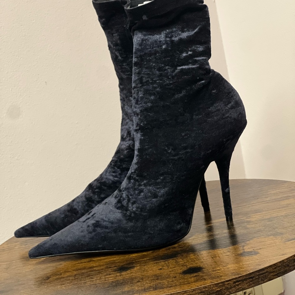 Brand New Balencigia Black Knife Mid Calf Velvet sock Women's Boots. NEVER WORN